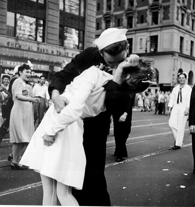 Wartime Kiss Reconsidered — Blogger Offers Controversial Take On One of History’s Most Famous Photos