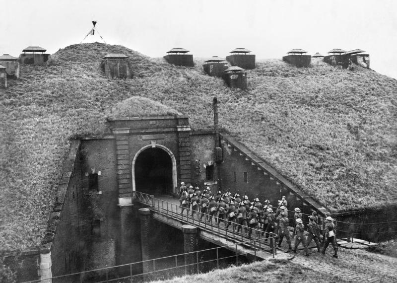 Troops Of 51st Highland Division March Over A Drawbridge Into Fort De Sainghain On The Maginot Line 3 November 1939. O227 