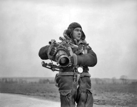 Cameras Go to War – 100 Years of Combat Photography Gear