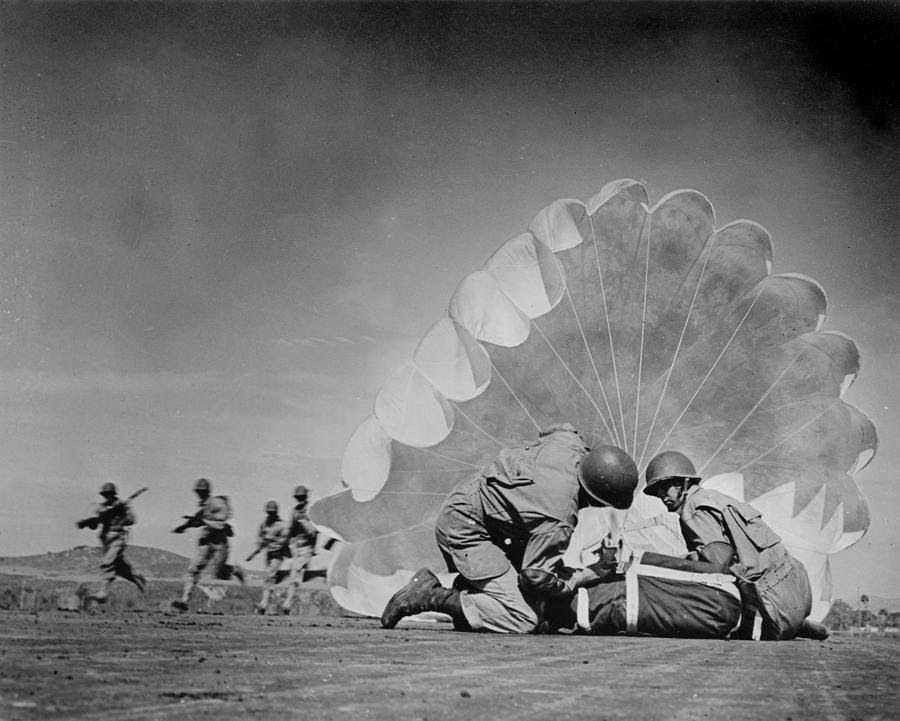 Floyd Smith – Meet the Maverick Inventor Behind the U.S. Military’s Parachutes of WW2  
