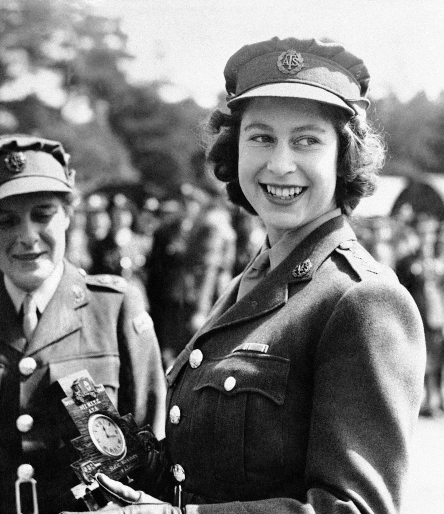 Elizabeth at War — How the Future Queen Stirred Wartime Britain